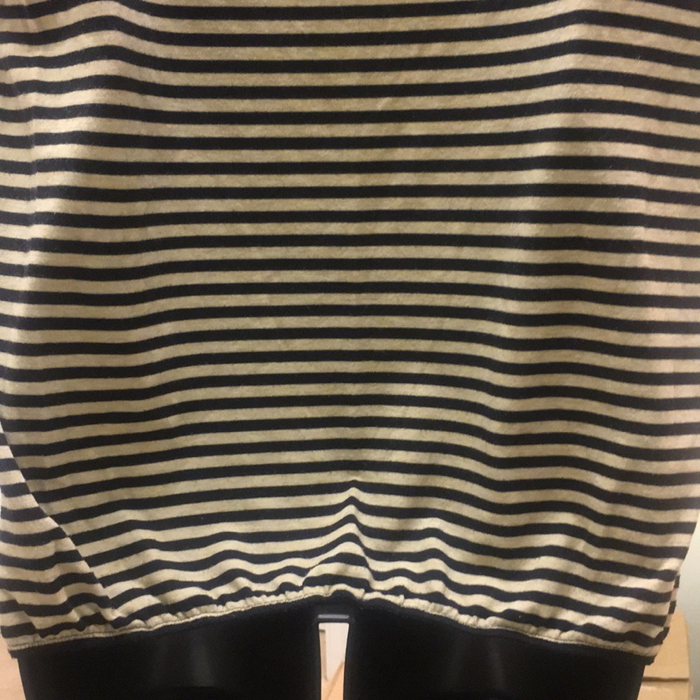 Ruby Rd. Ladies pullover top. - Picture 7 of 9